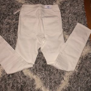 Brand new with tags! White Skinny jeans